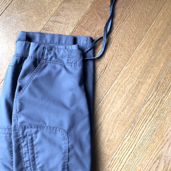 Scrubs - Picture 2 of 8